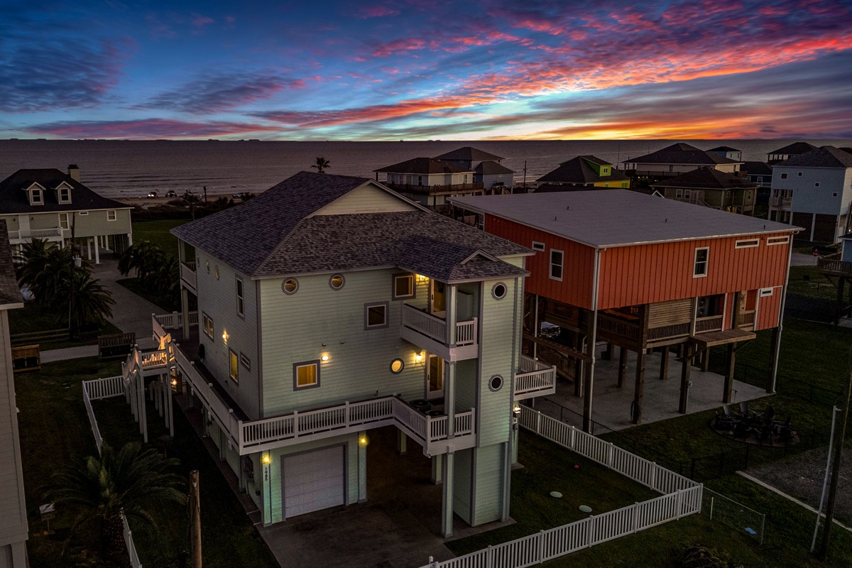 Crystal Paradise Exterior: Your coastal retreat with big balconies, ocean views, all for you to enjoy. 