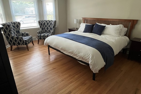 Bedroom 1 - King