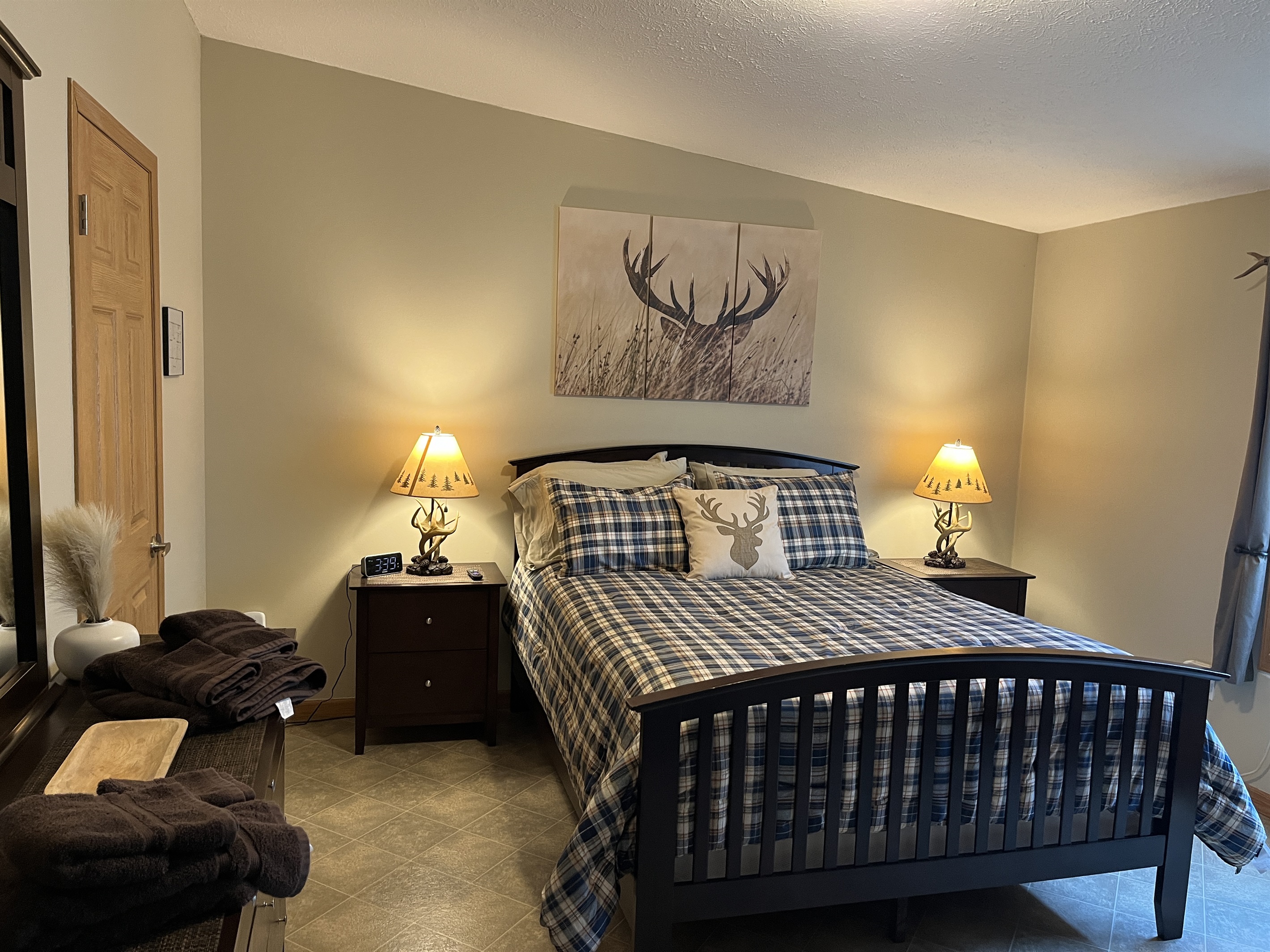 Primary queen bedroom with ensuite bath