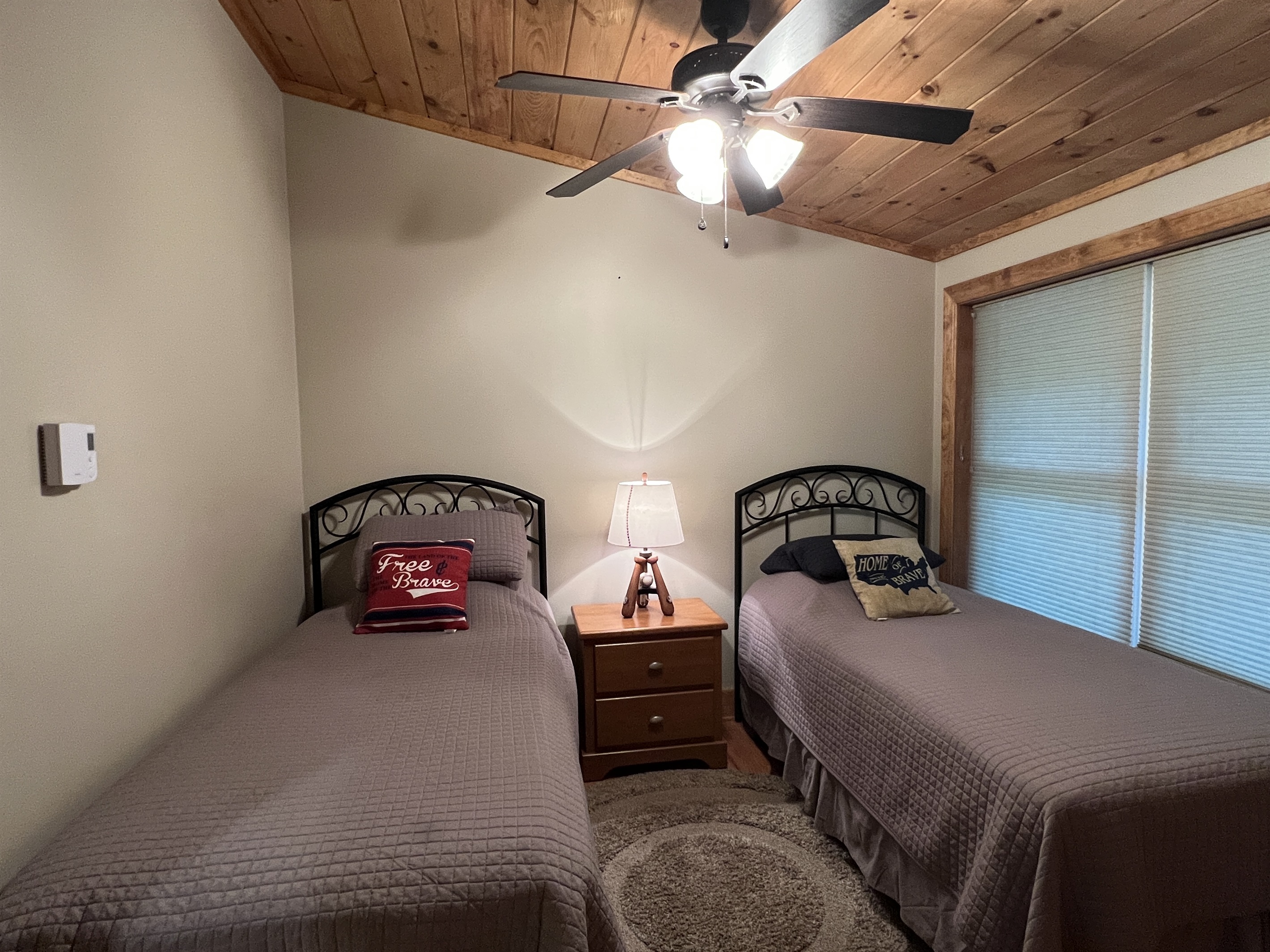 Twin bedroom