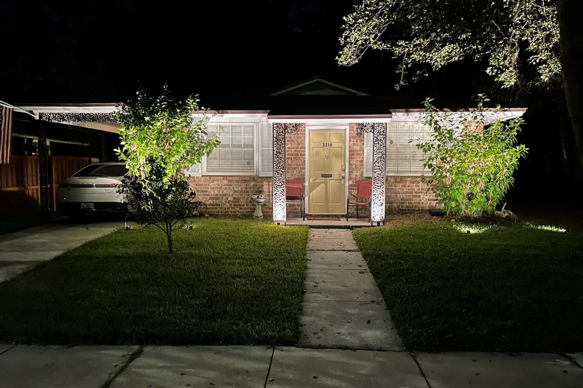 Nice walking neighborhood.  Clean & landscaped lawns, friendly neighbors with plenty of activities & amenities nearby.  