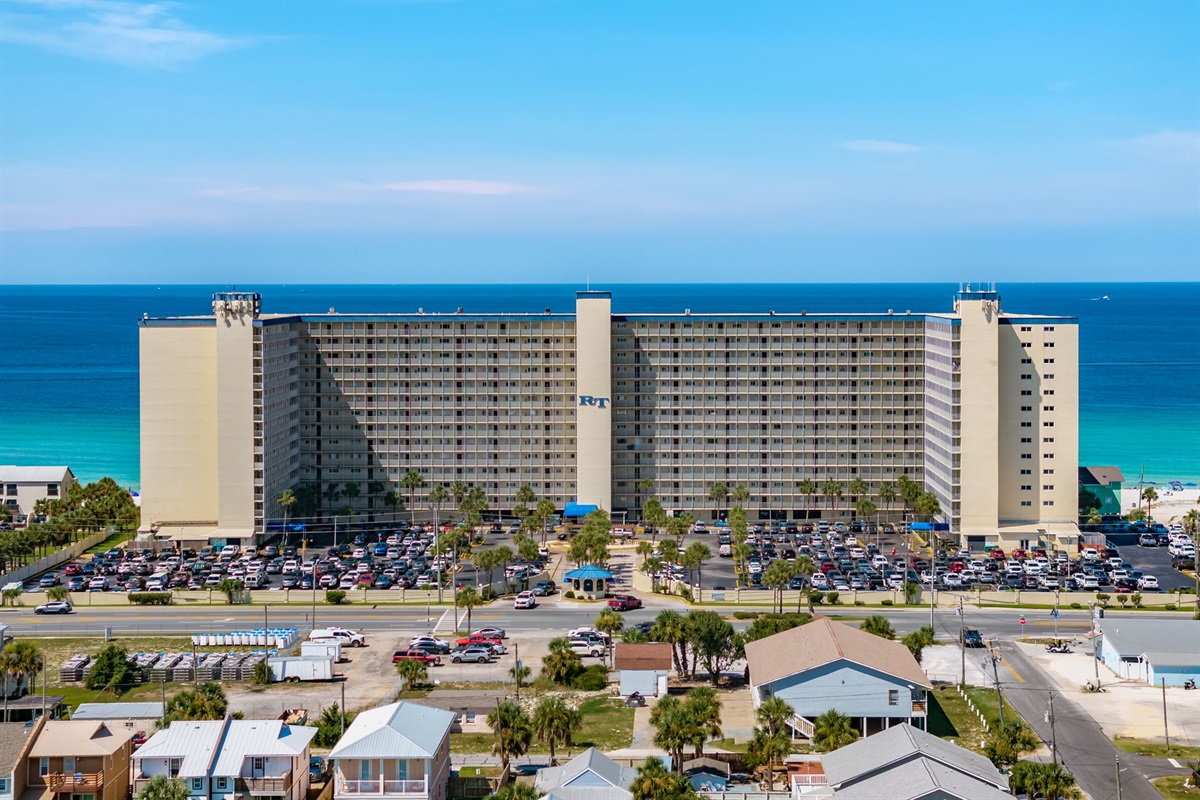 Regency Towers is a beachfront Condoplex in Panama City Beach, Florida where The Blue Palm Regency Beachfront will be your home away from home.