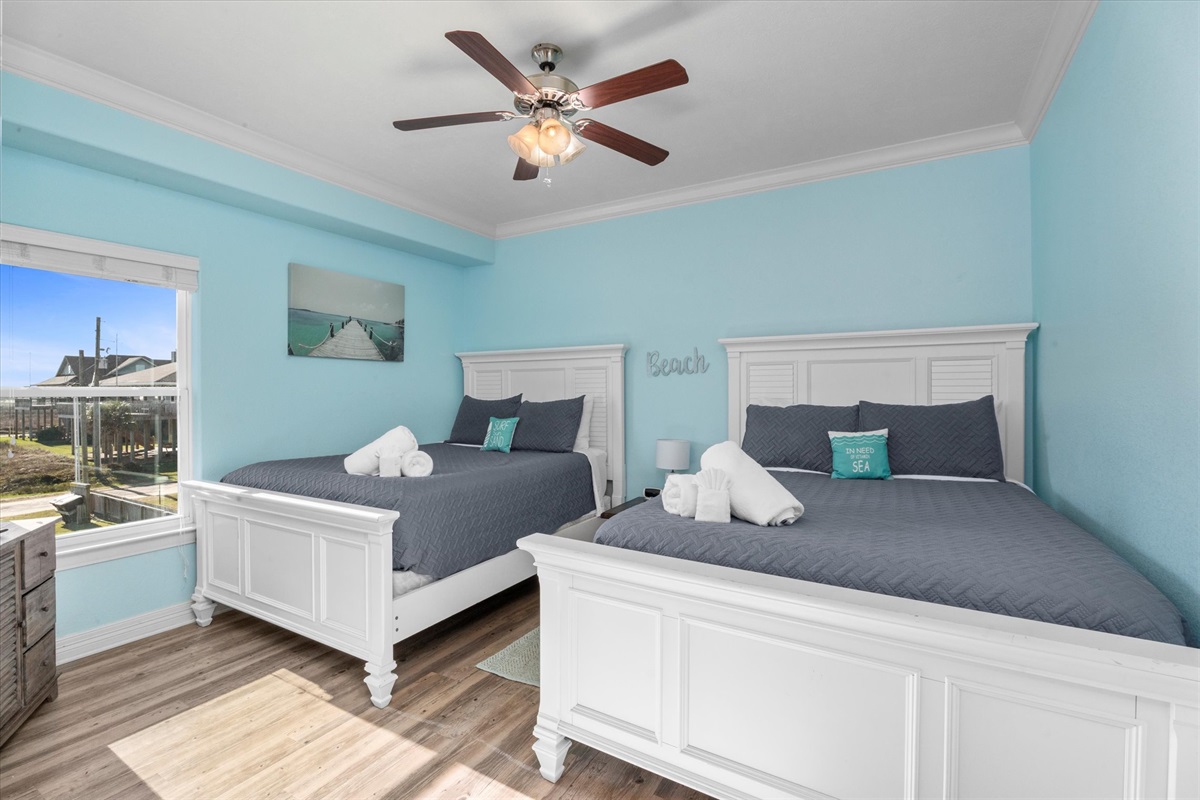 1268925264c44bfea3cfe5f85beedaf8 Large | Beachhouse | Texas | TX | Vacation Homes | Galveston | Crystal Beach | Kokomo | Breezy Days | Beachfront Elegance | Sunrise Serenity | Southern Sands Property Management, LLC