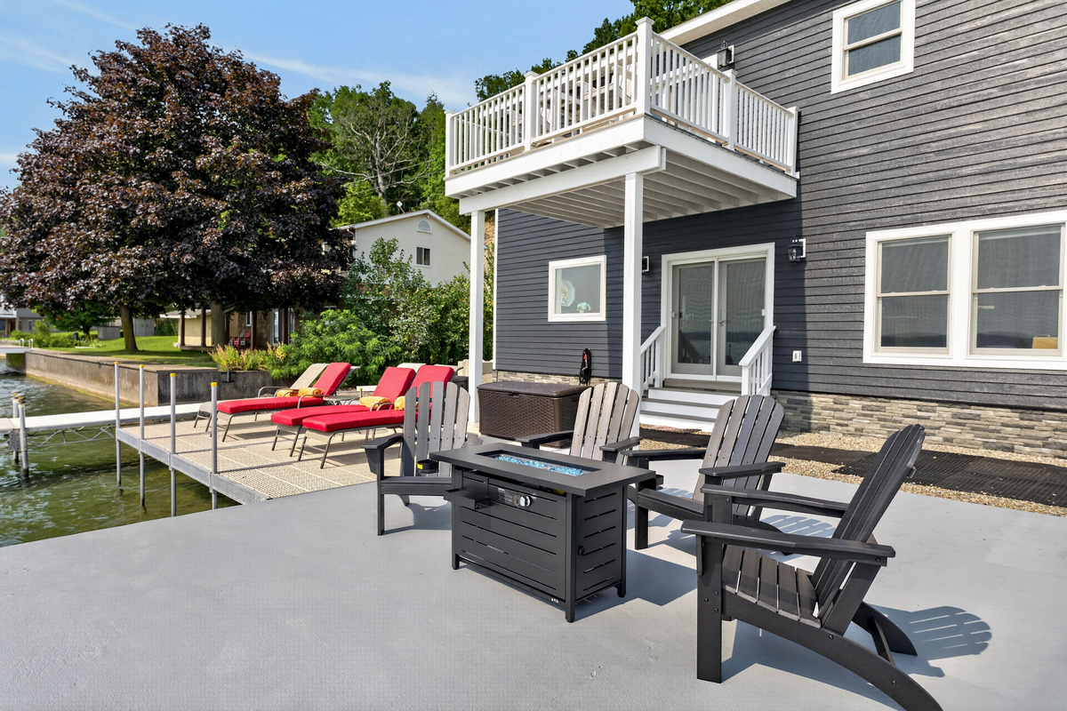 Deck seating along the rear exterior