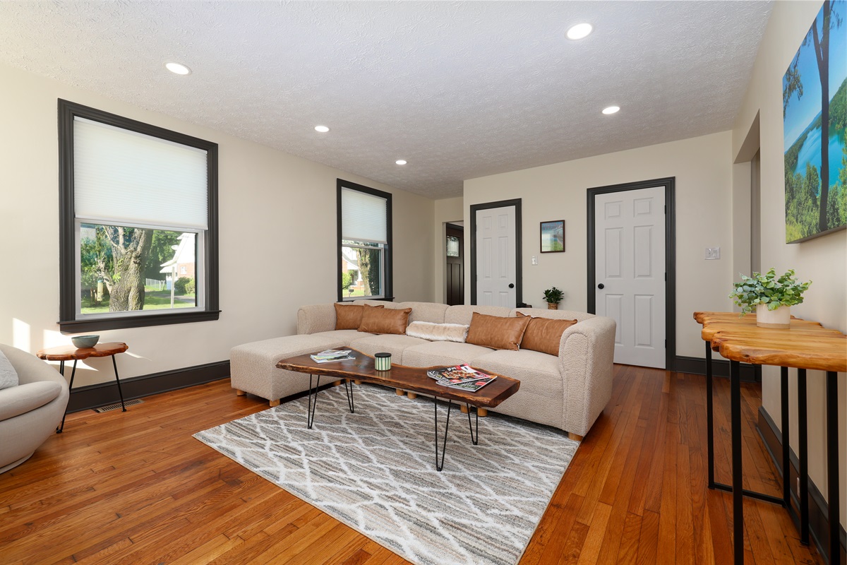 Living Room-Lots of natural light