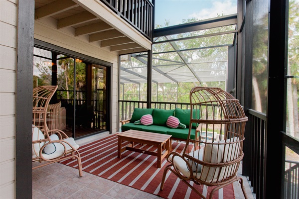 This screened-in space bridges it all—just off the Locker Room with overlooking the saltwater pool, access to the pickleball court, and pizza oven. Relax in the shade, rally between matches, or sip something bubbly while the oven fires up.