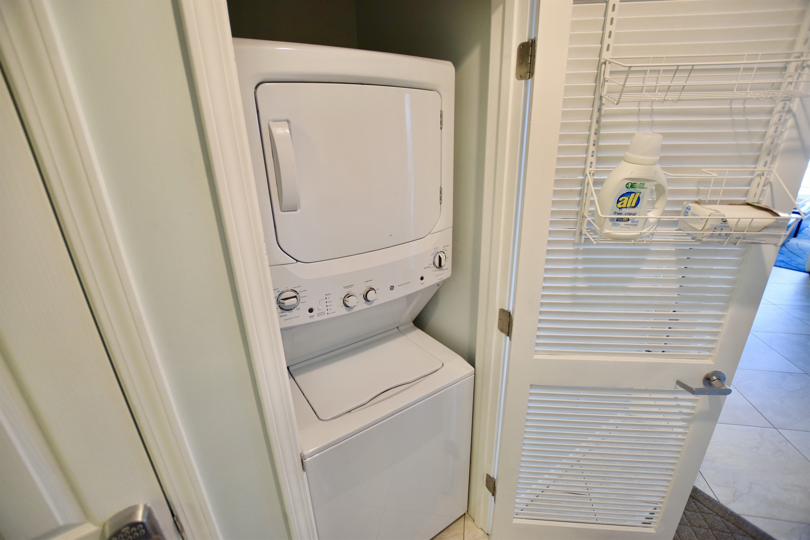 Destin West Gulfside #603: Washer/Dryer (Detergent and Dryer Sheets included)