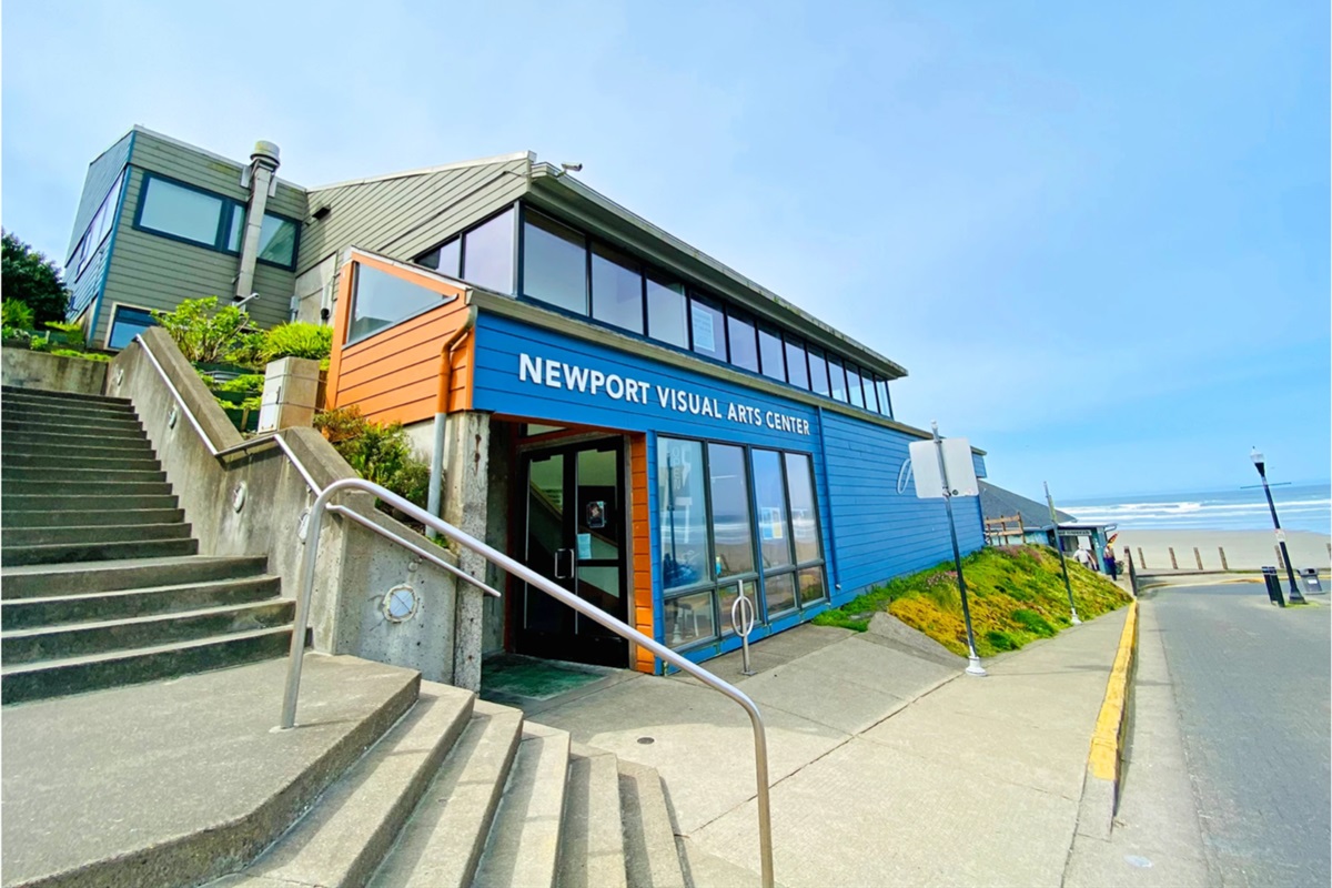The Visual Arts Center in this neighborhood exhibits many local artists