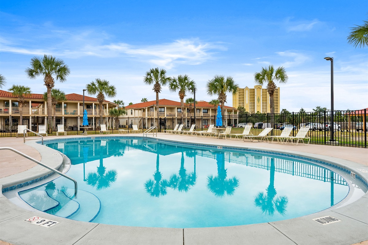 The resort offers 2 gated entrances, grills, 4 pools, tennis courts, hot tub, mini golf and more!