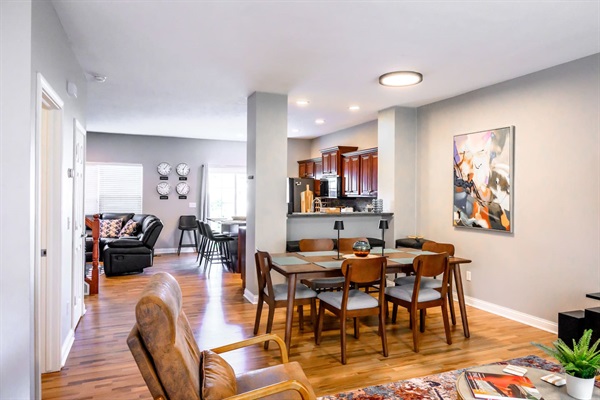 ND Luxury Townhome 8 min to ND Stadium!, photo 11