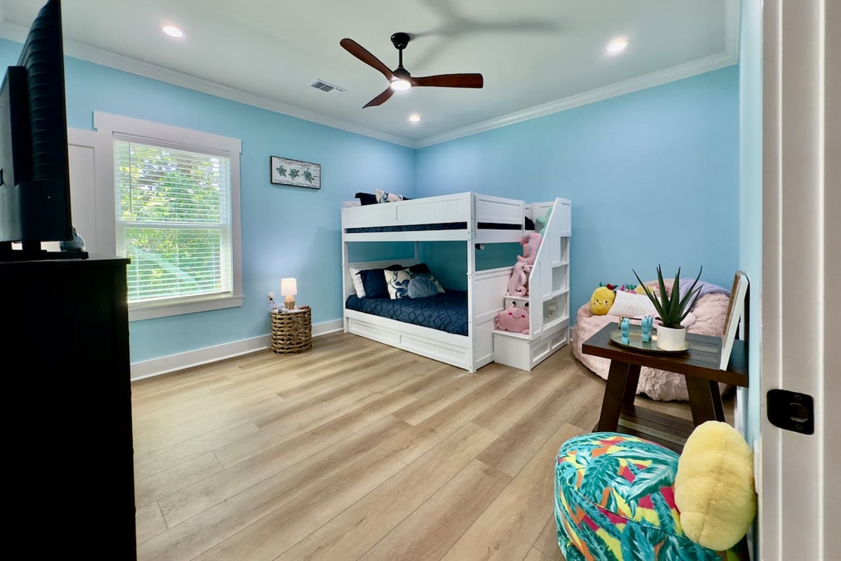 Make memories in this fun, welcoming bunk bed retreat.