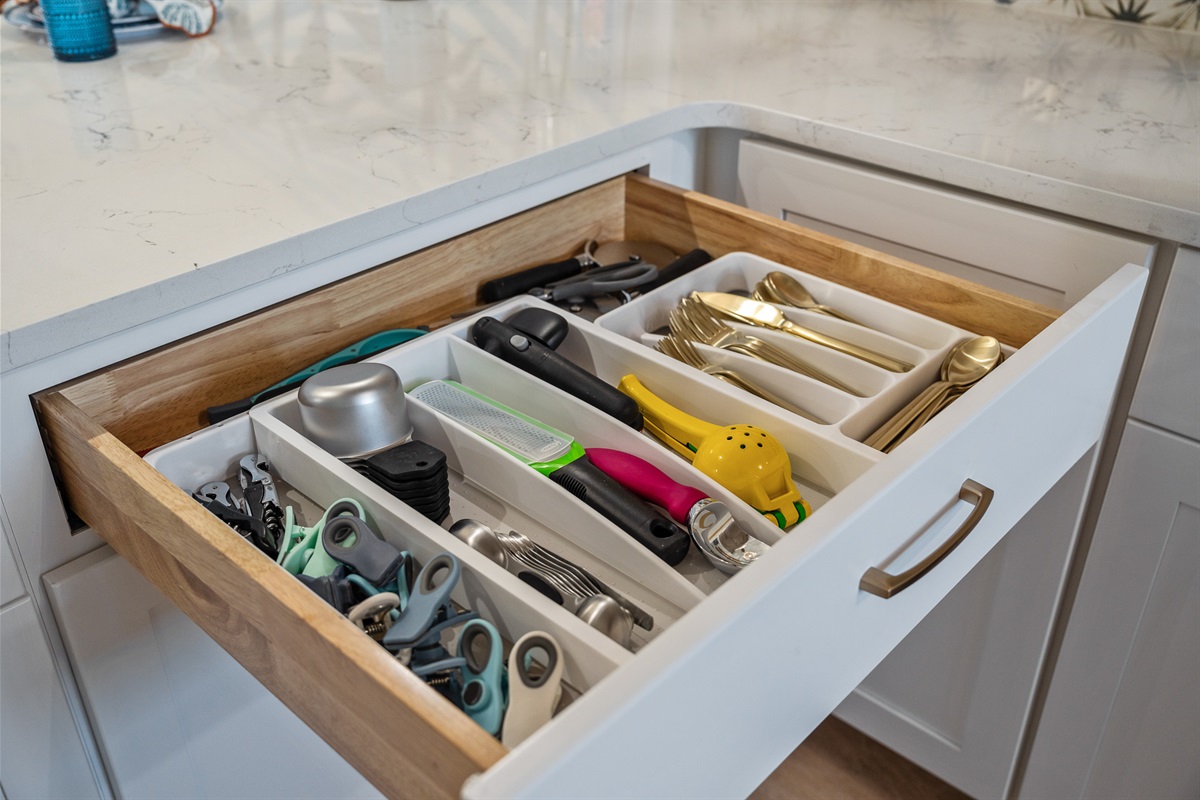 All the tools you need, from wine opener to scissors.