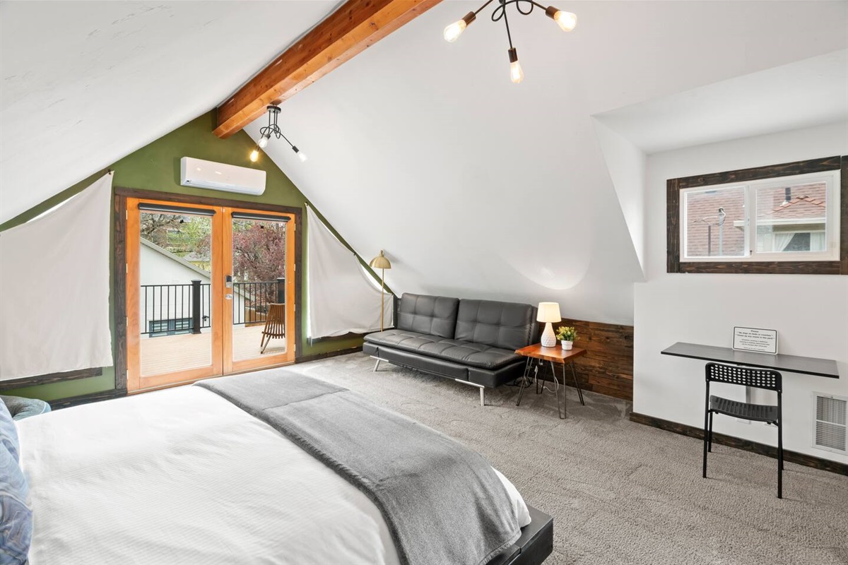 " I found the place to be charming: a beautiful kitchen, cozy primary bedroom + gorgeous bathroom upstairs." - Julia (January 2023)