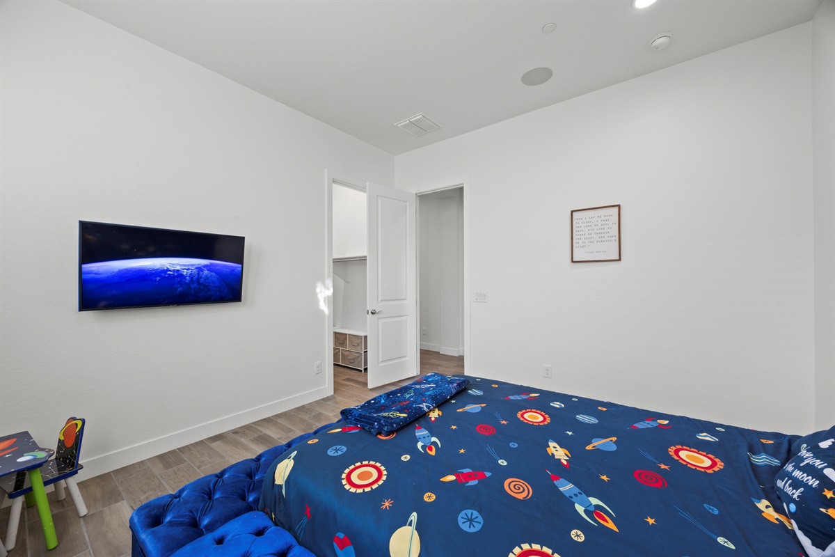 The Grand Peoria Estate – 5BR / 4.5BA Luxury + Casita — Modern Home | Sleeps 10 | Family Escape w/ Casita, Peoria, Arizona — photo 32