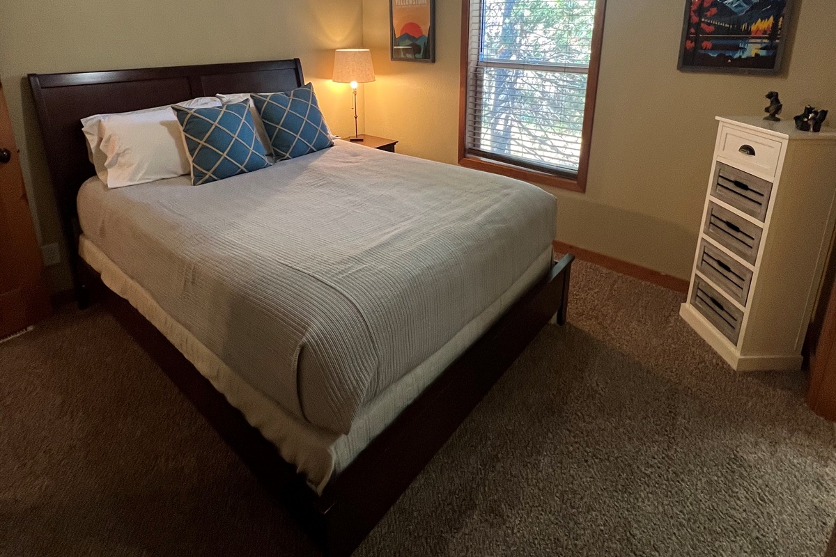 Bedroom 2 Queen Bed