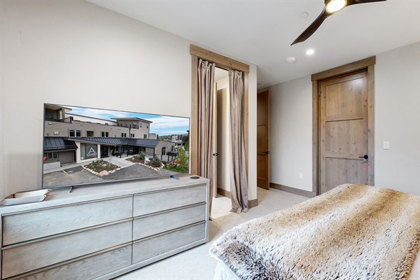 Primary suite king bed