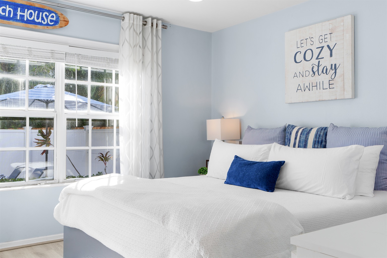 King bed, 100% cotton linens, back patio view