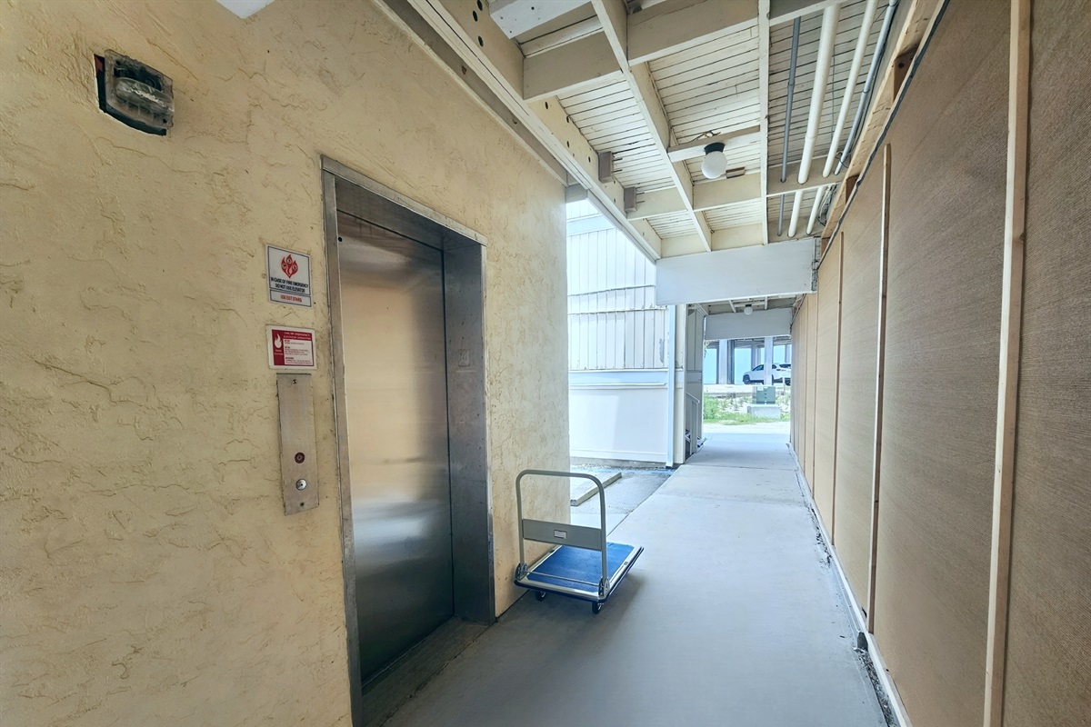 Elevator and luggage cart for convenient access