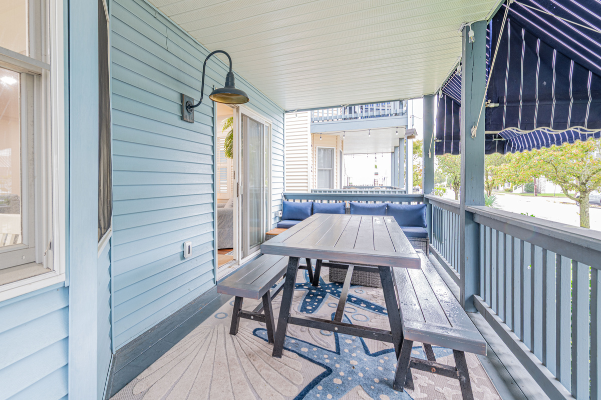 Porch_seating_area