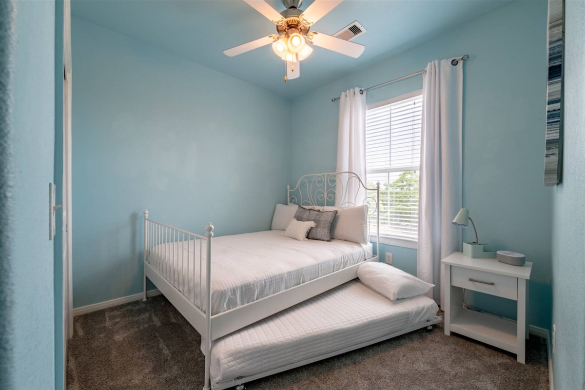 12e1e08cc9a8470b9849986e35bd6aa3 Large | Beachhouse | Texas | TX | Vacation Homes | Galveston | Crystal Beach | Kokomo | Breezy Days | Beachfront Elegance | Sunrise Serenity | Southern Sands Property Management, LLC