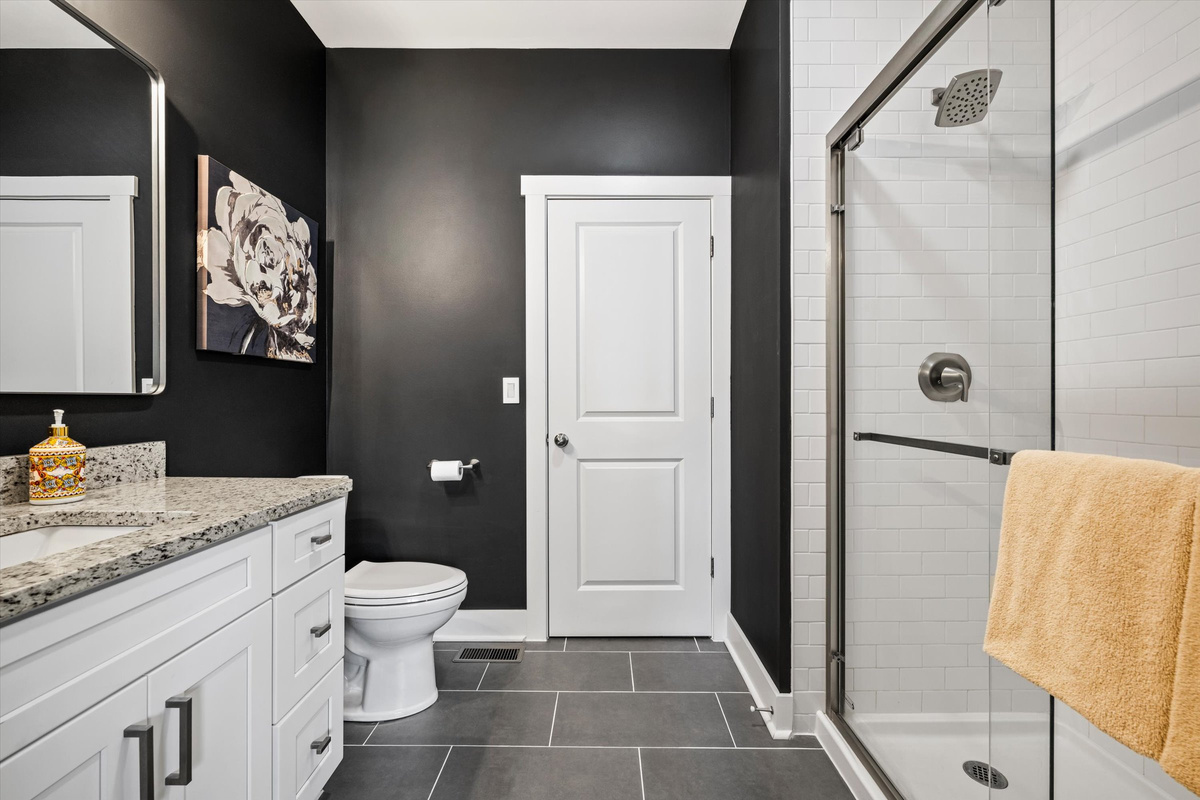 Ensuite Bathroom for privacy.