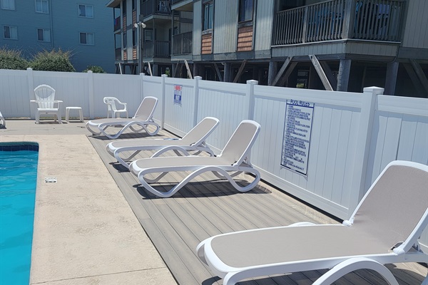 Lots of pool seating