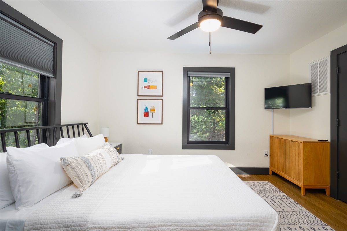 Queen bedroom