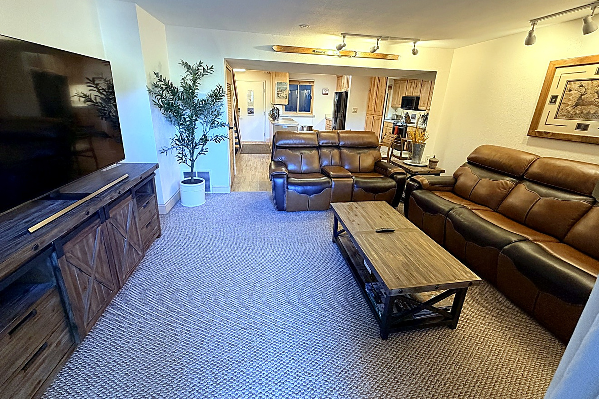 Step into a fully renovated condo equipped with luxurious, ultra-comfortable amenities.
