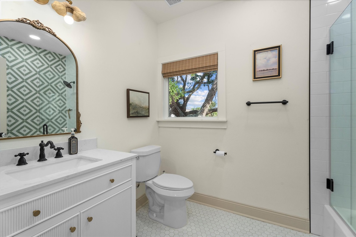 130c54fd2ef84bd18796bee167f00a44 Large | Beachhouse | Texas | TX | Vacation Homes | Galveston | Crystal Beach | Kokomo | Breezy Days | Beachfront Elegance | Sunrise Serenity | Southern Sands Property Management, LLC