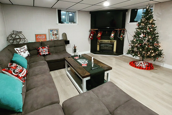 Our spacious rec room gets extra cozy for the holidays, complete with seasonal décor, a gas fireplace and plenty of room to relax together. Christmas décor is set up by November 28, 2026 and remains through January 5, 2026.