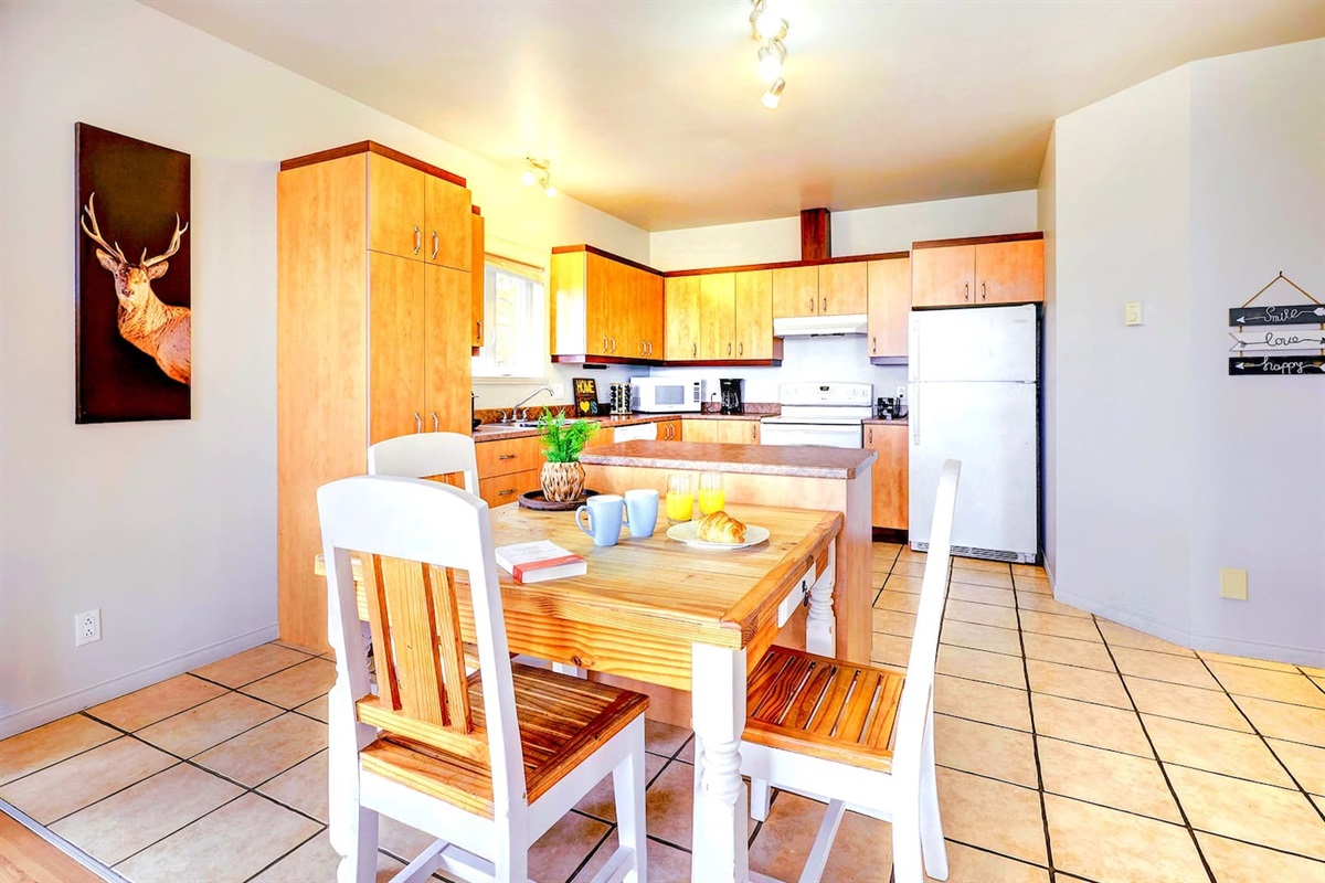Everything is ready for a comfortable dining experience.