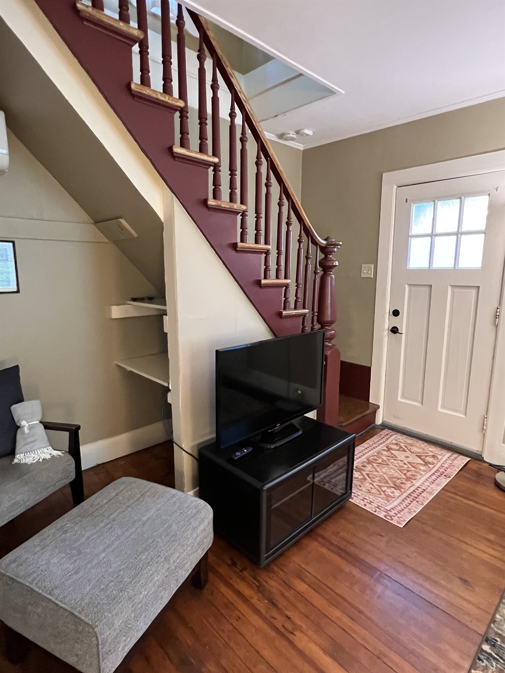 Living and stairs to 2nd floor