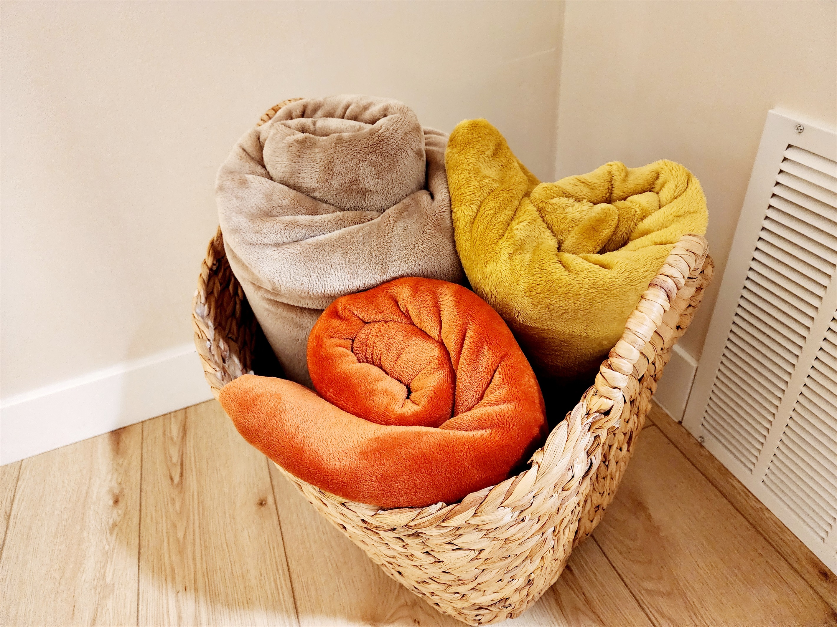 Comfy throw blankets are included