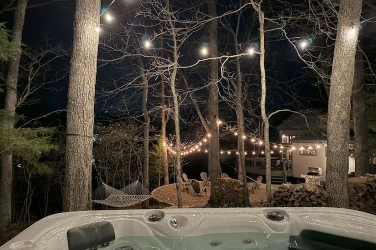 Hot tub surrounded by nature