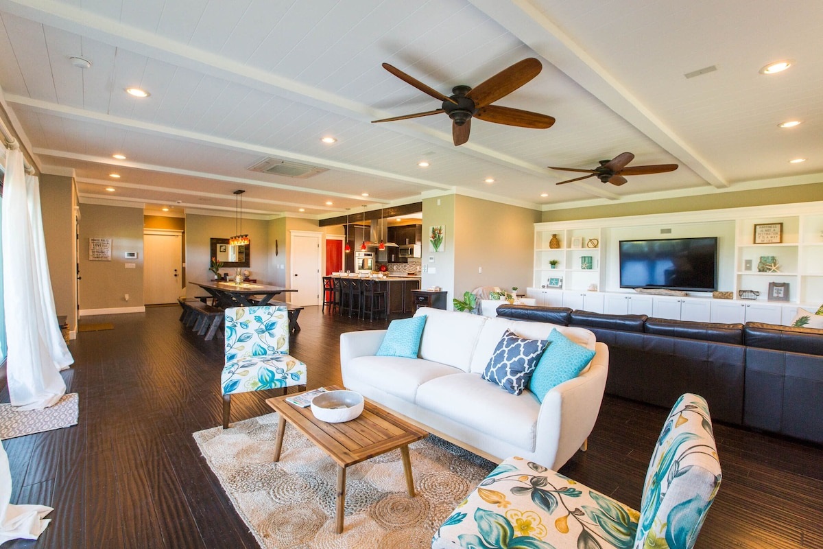 Seating area to enjoy the expansive views of the property.