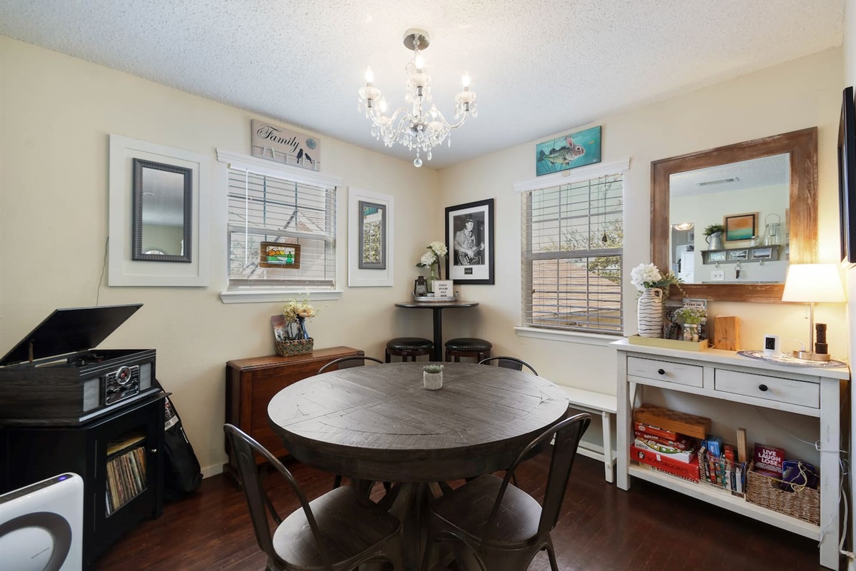 Cozy dining area - great for gaming too!