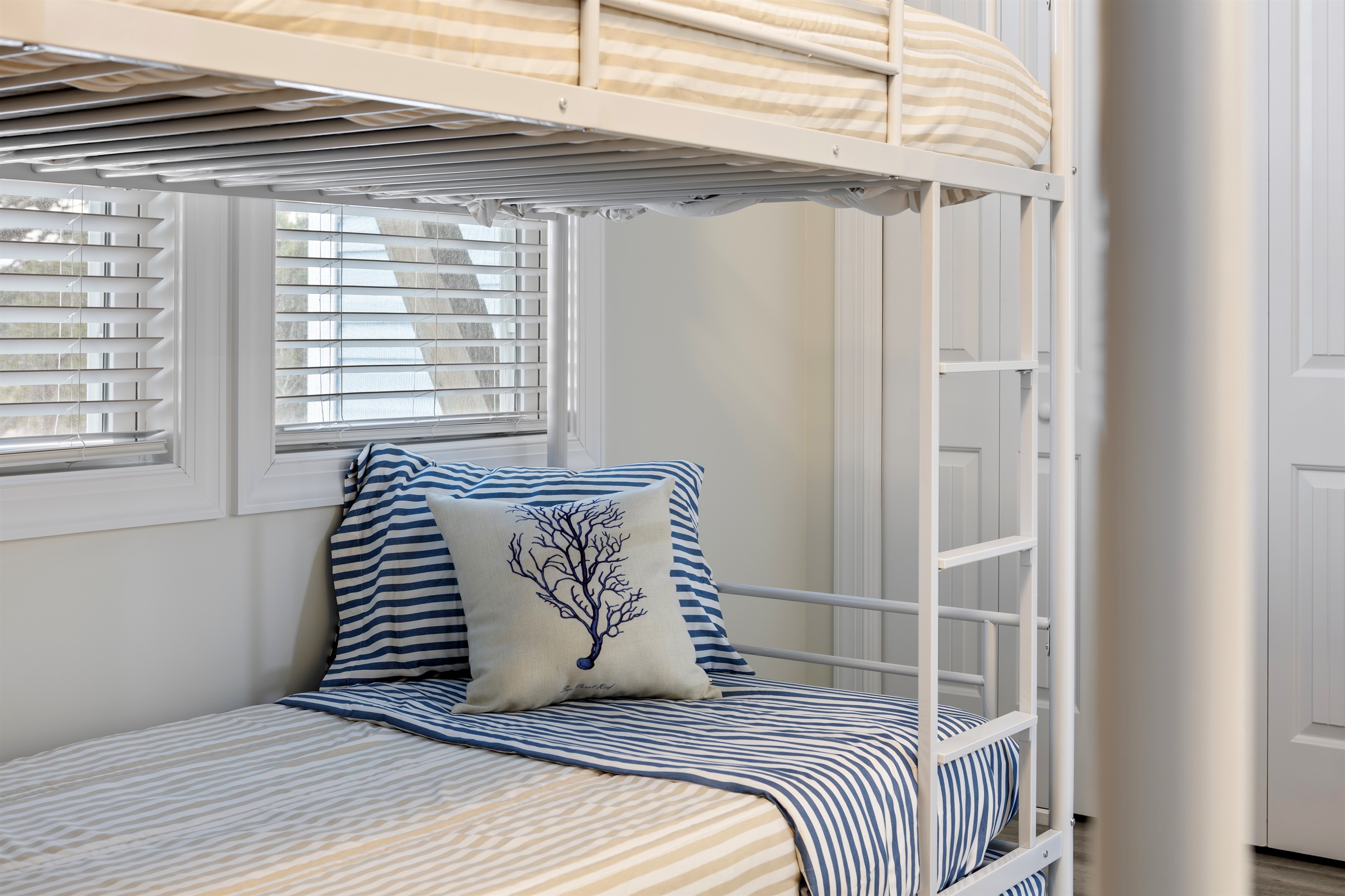 Bedroom 3 - Bed and bath linens provided!