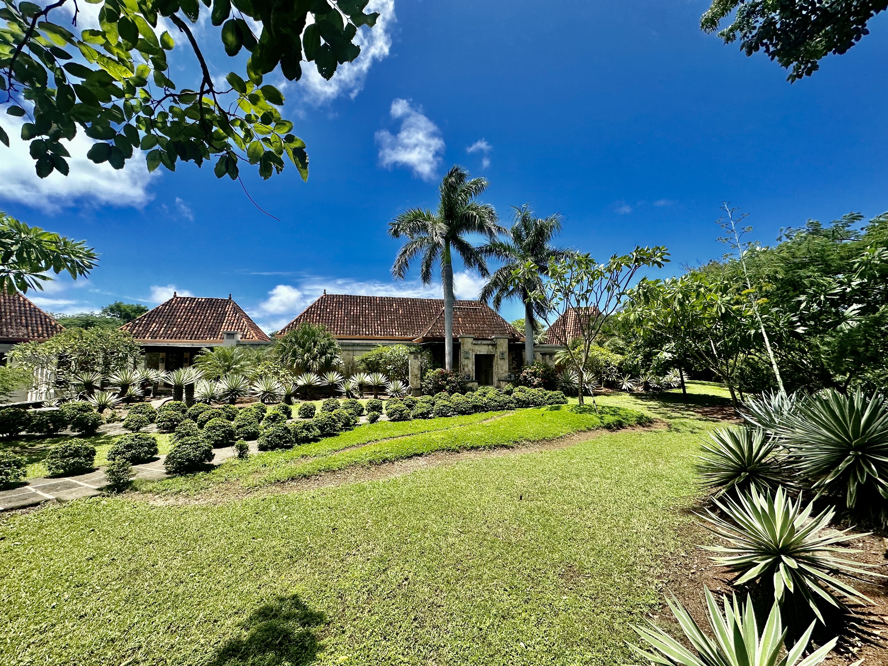 Private Expansive Estate 