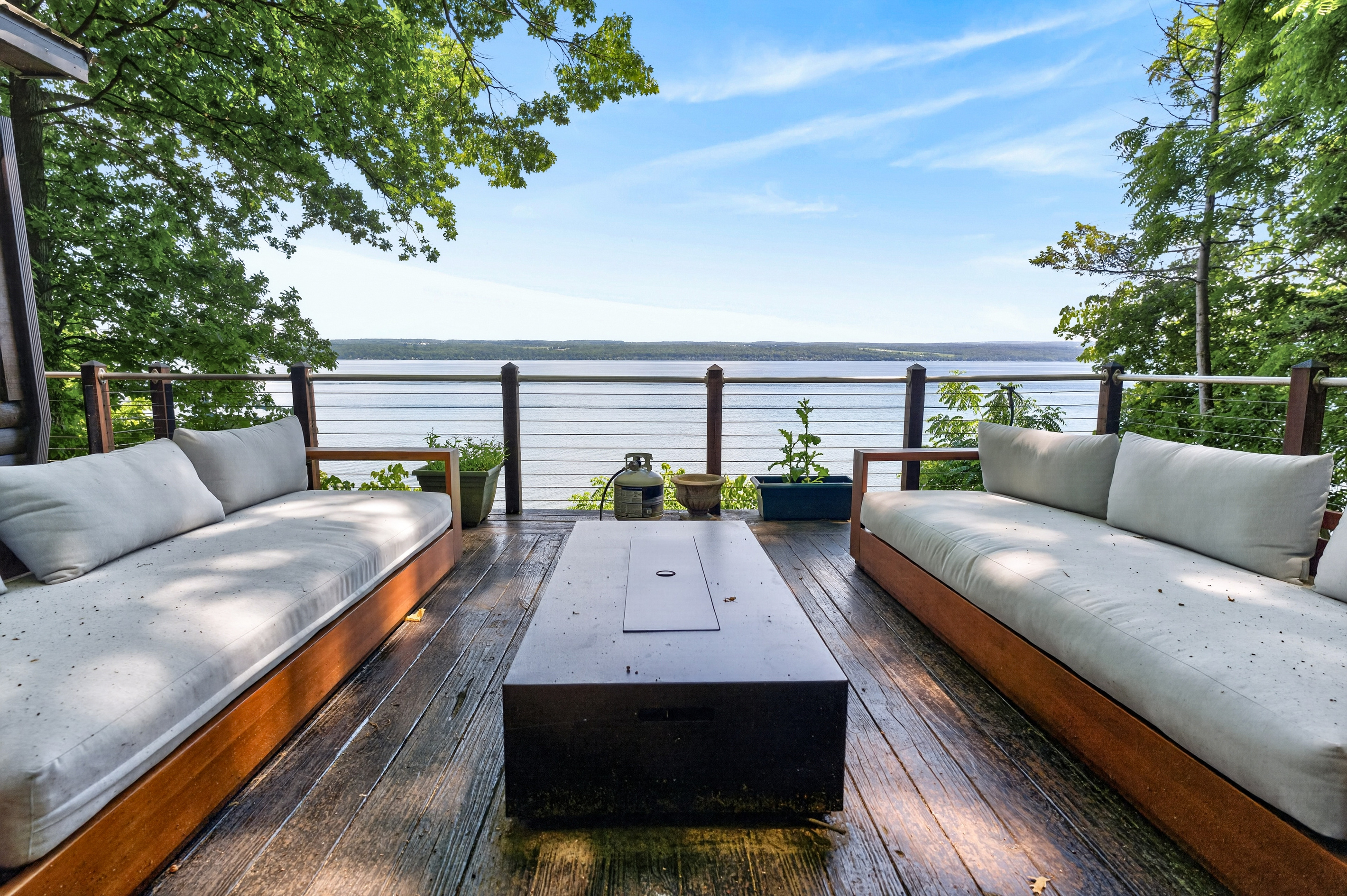 Lounge seating with open water view