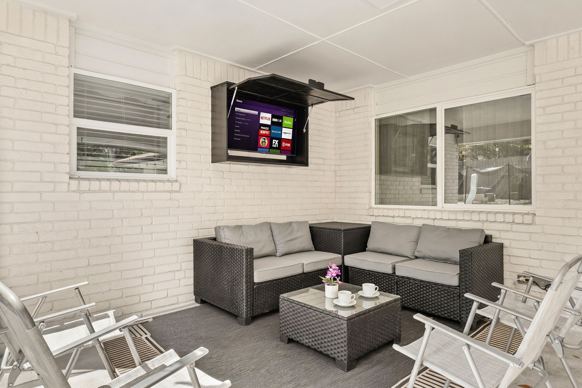 Gather outdoors for coffee, cocktails, or quality time with family and friends.