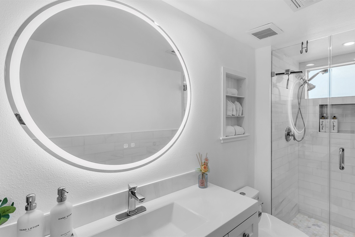 Master Bathroom w/ bidet and lighted mirrors