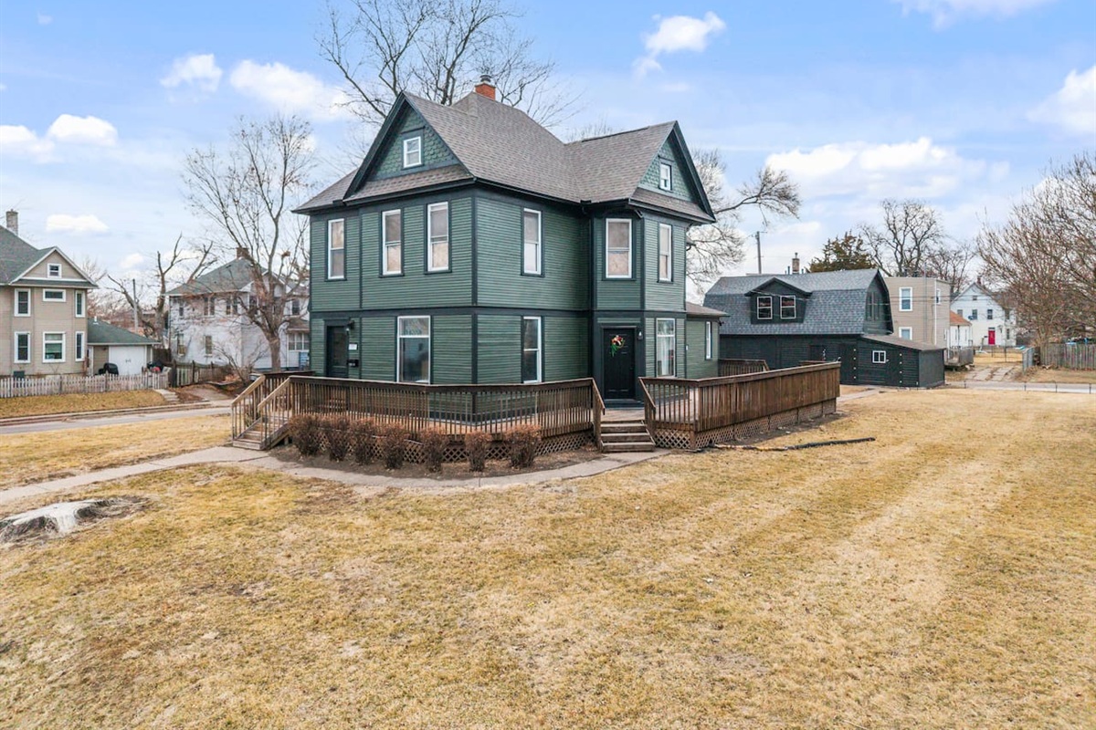 Welcome to Urban Retreat properties.