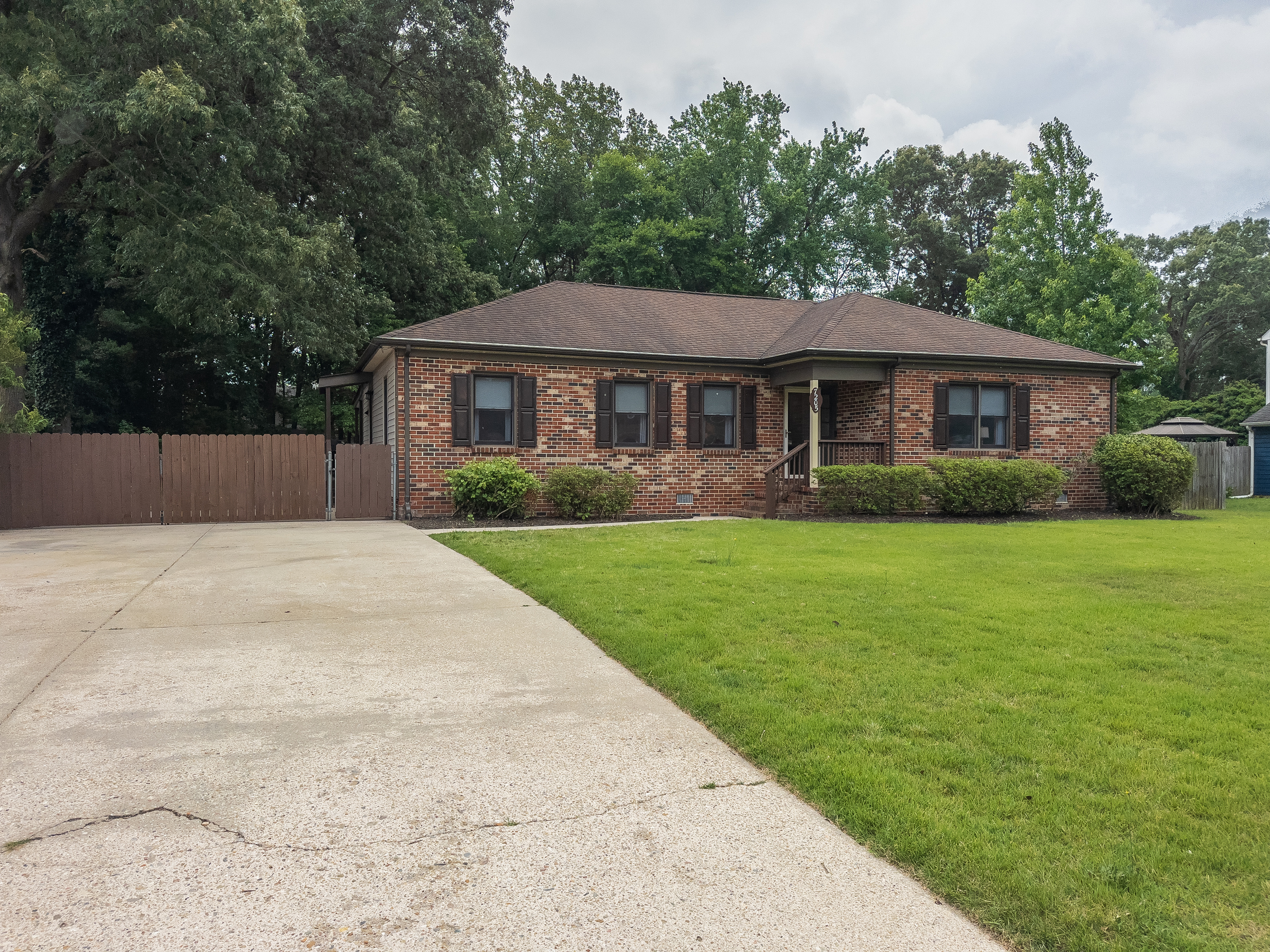 Front View, driveway, yard