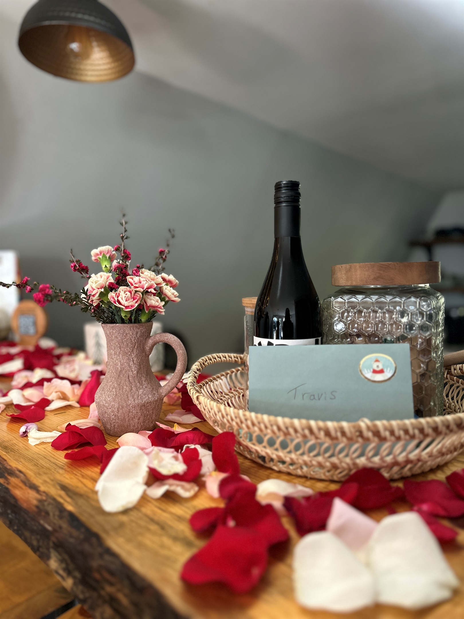 A recent romantic decoration set up. We take special requests (celebration, anniversary, birthday). Extra fees go 100% to the local cleaning staff for their time/effort. We're here to make your stay as comfortable and memorable as possible :)