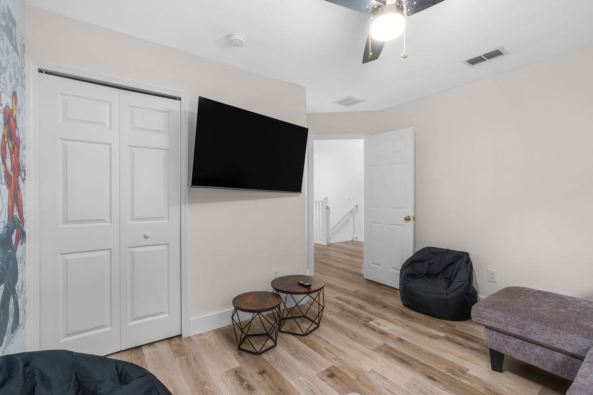 Movie Lounge