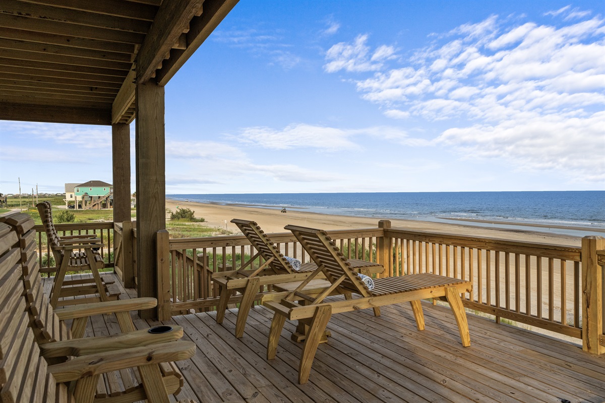138f44859b2d4b928c0345bba7baeb9c Large | Beachhouse | Texas | TX | Vacation Homes | Galveston | Crystal Beach | Kokomo | Breezy Days | Beachfront Elegance | Sunrise Serenity | Southern Sands Property Management, LLC