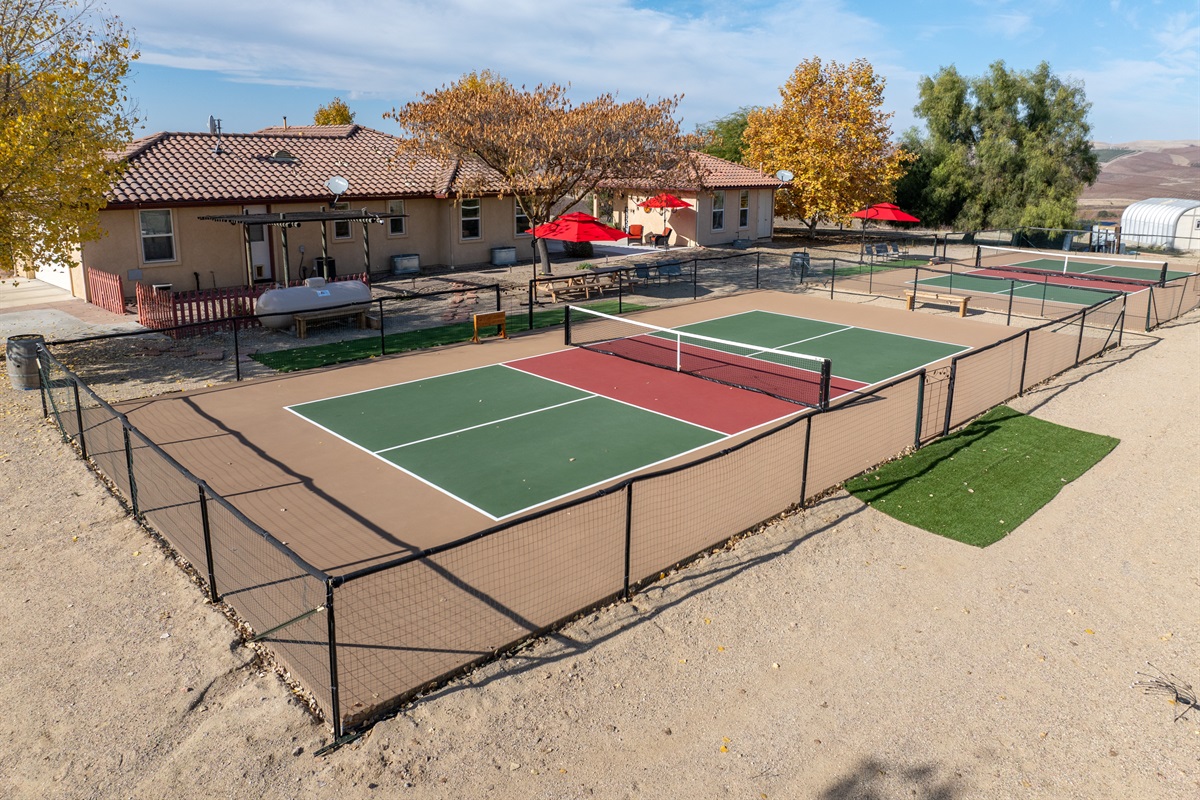 Play pickleball on your own private state-of-the-art courts at Casa DeVine!