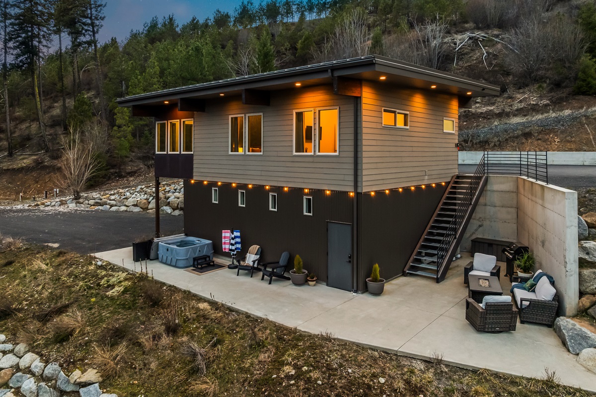 Exterior view of the guesthouse and amenities
