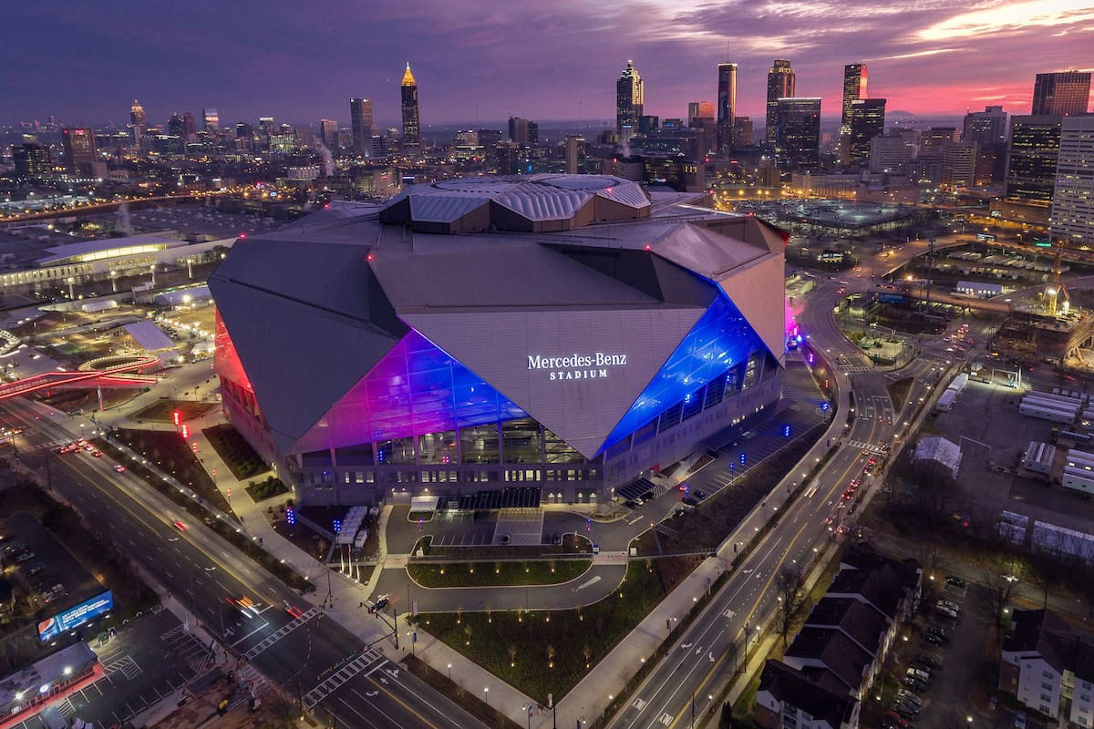 Mercedes Benz stadium 12 minutes away from property!