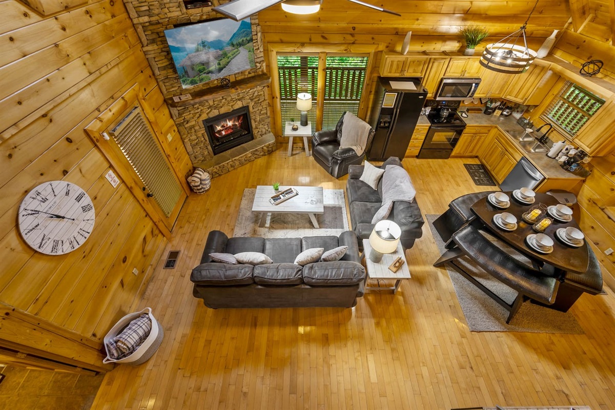 Cozy up to the electronic fireplace with the whole family and enjoy a game or a movie in the relaxing living room!